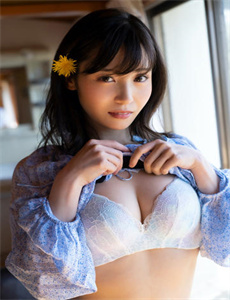 《极品美女在线观看免费直播》