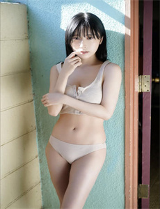 《女王脚奴小说》