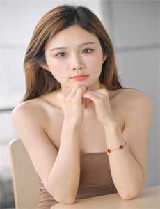 《彭丹吃奶电影》