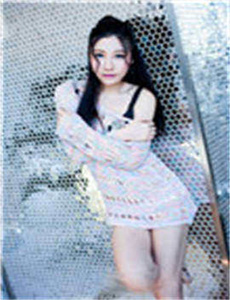 《美女祼体添鸡把》