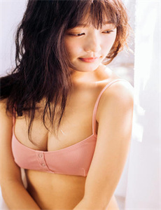 《美女脱18以下禁止看免费》