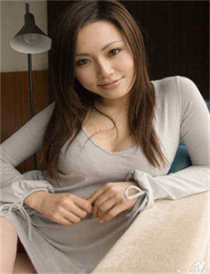 《美女黄色毛片》